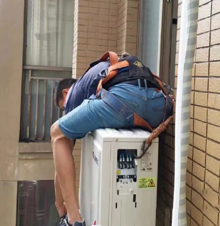 港南空调移机